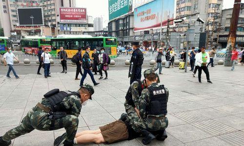 《猫之城夜间执勤通关攻略》（夜间执勤怎么过）